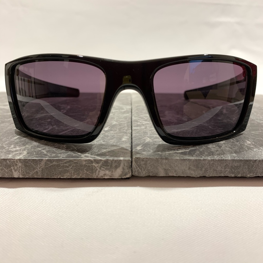 Oakley Men's Polarized Fuel Cell Black Sunglasses